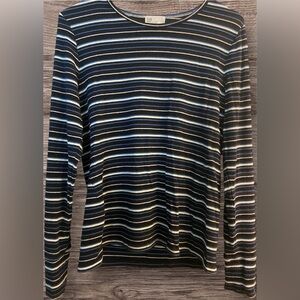 EUC Gap Long Sleeve Feather T-shirt - Size: L